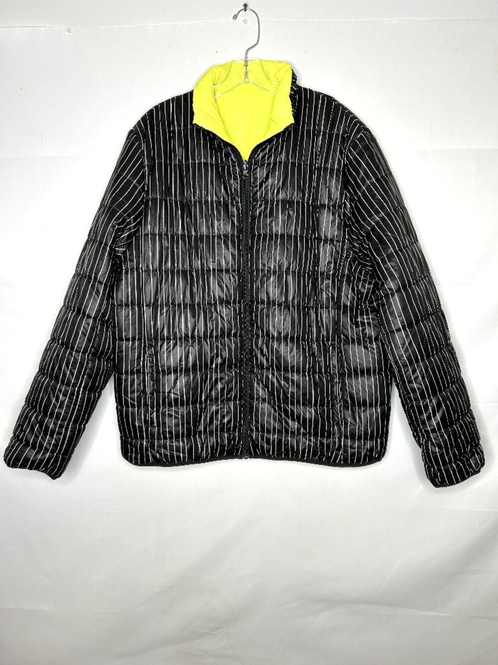 Disney The Night Before Christmas Puffer Jacket sz Lg Black to Yellow Reversible